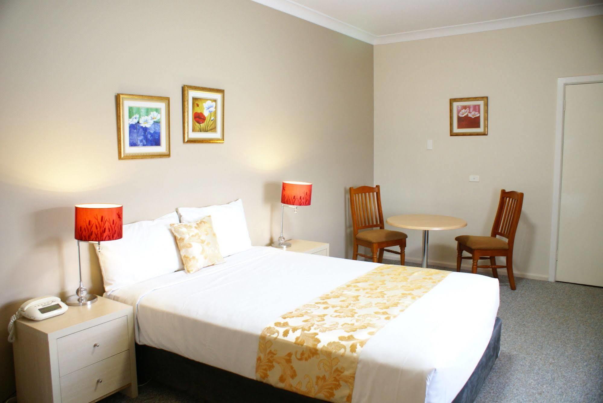 Country Lodge Motor Inn Bathurst Exteriör bild